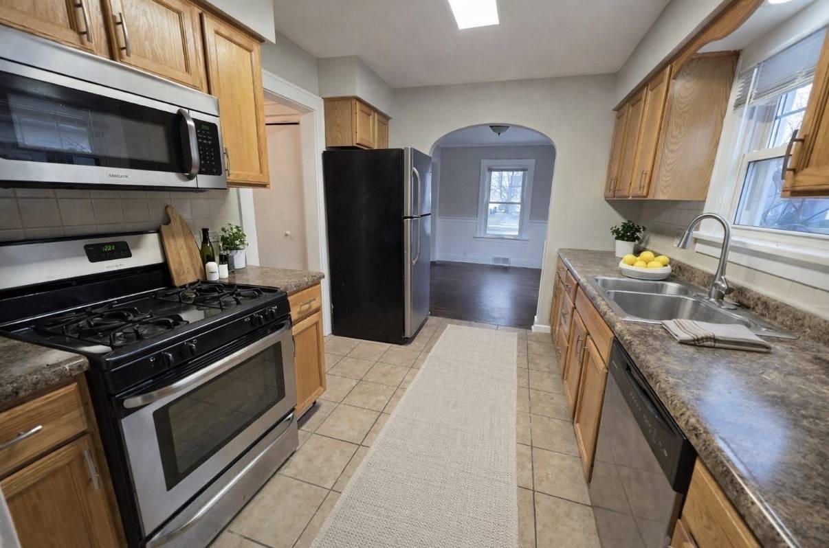16030 Wausau AVE, South Holland, IL 60473