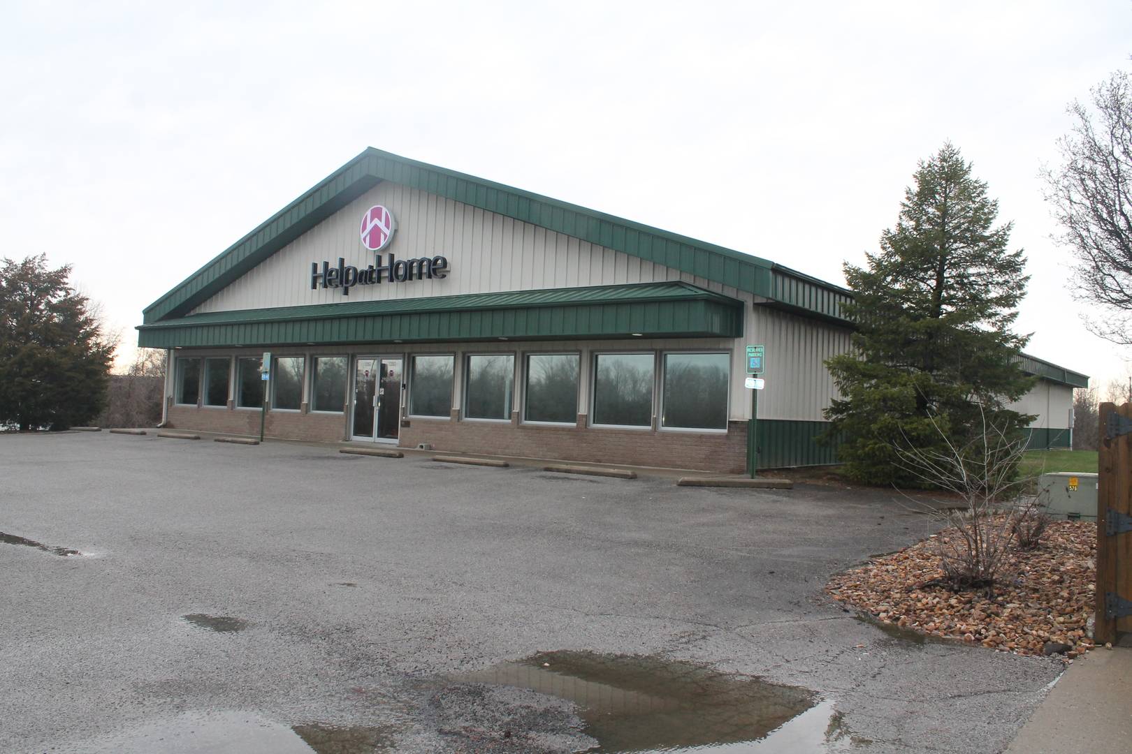 1350 E Mall DR, Carbondale, IL 62901