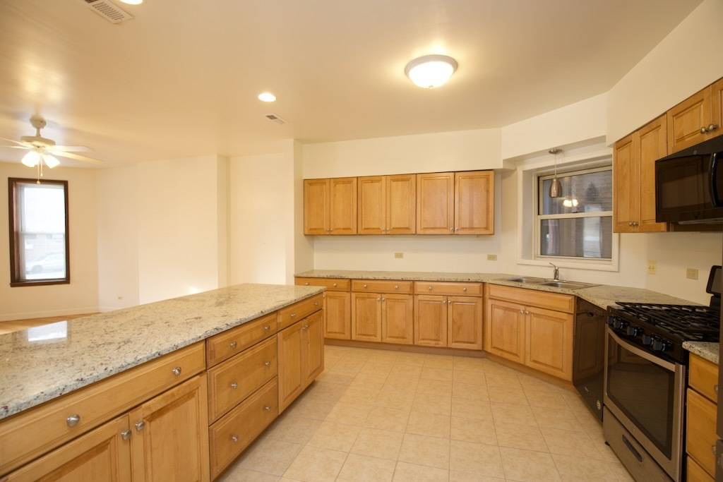 6713 N SHERIDAN RD #2N, Chicago, IL 60626
