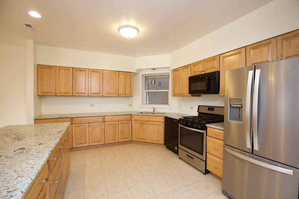 6713 N SHERIDAN RD #2N, Chicago, IL 60626