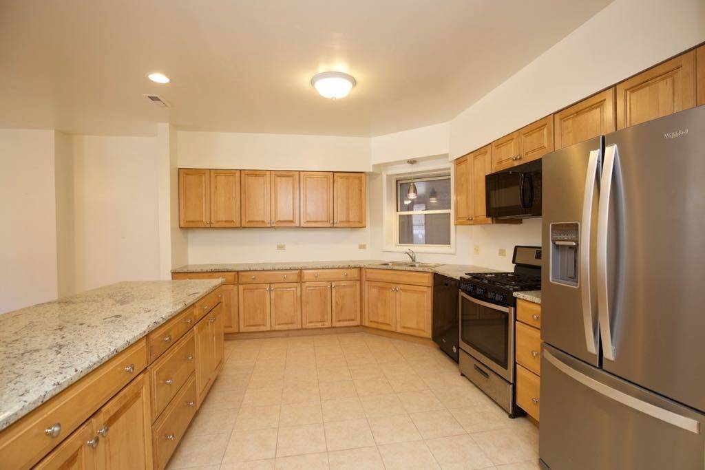 6713 N SHERIDAN RD #1N, Chicago, IL 60626