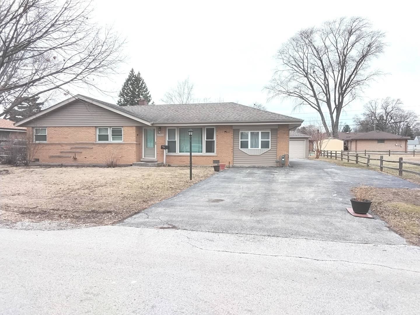 11410 S Neenah AVE, Worth, IL 60482