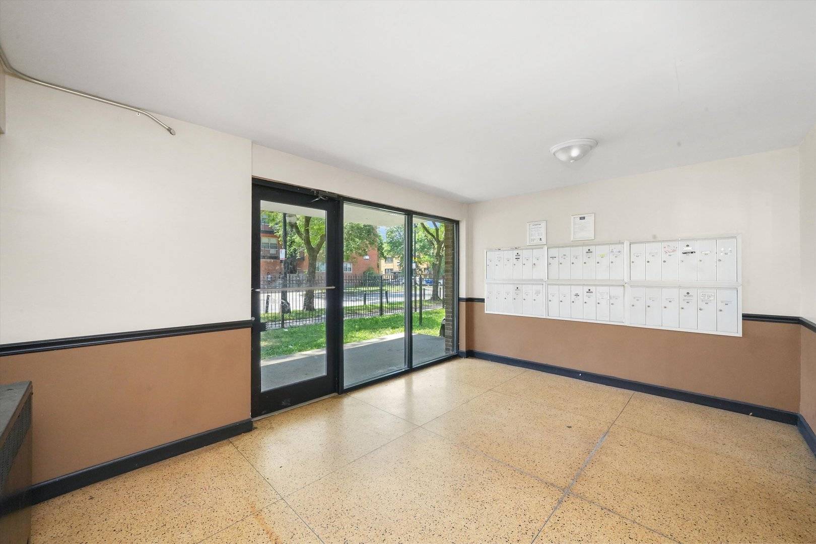 7801 S South Shore DR, Chicago, IL 60649