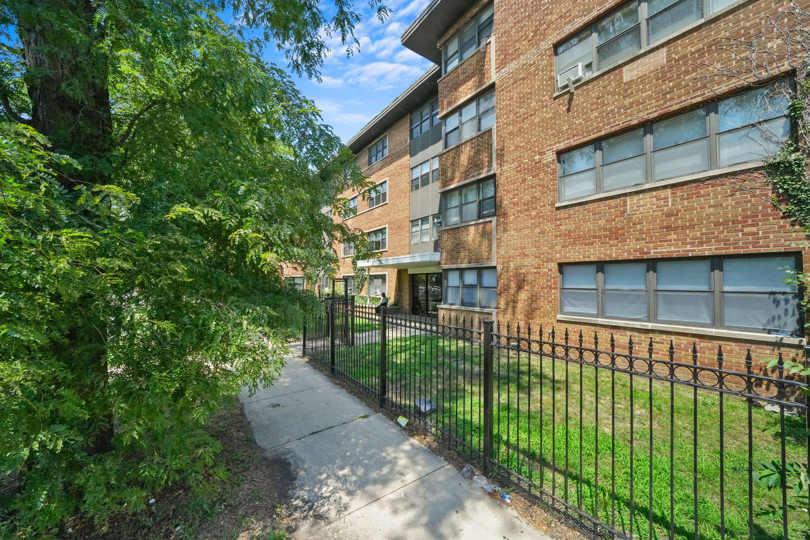 7801 S South Shore DR, Chicago, IL 60649