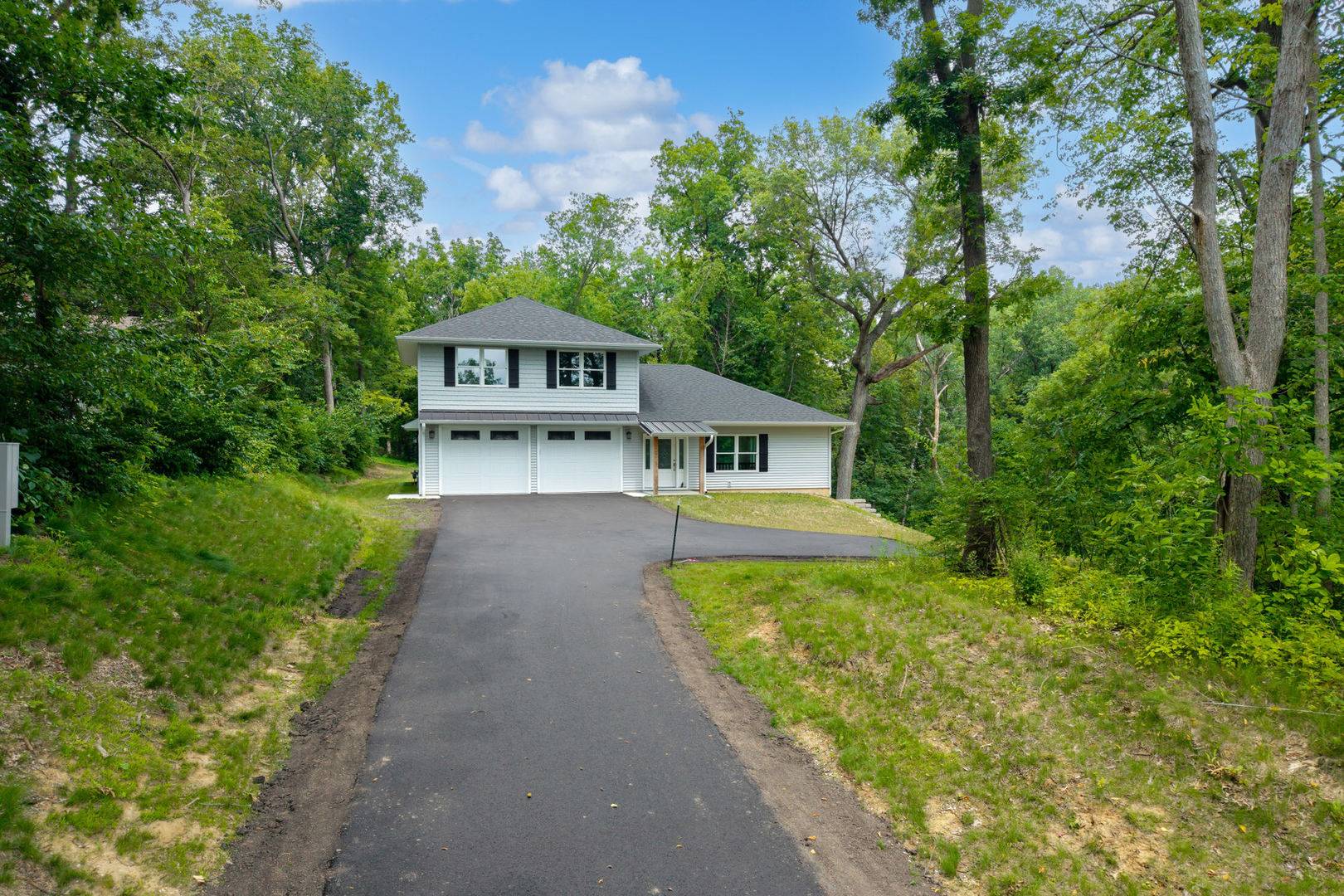 3303 Valley DR, Geneseo, IL 61254