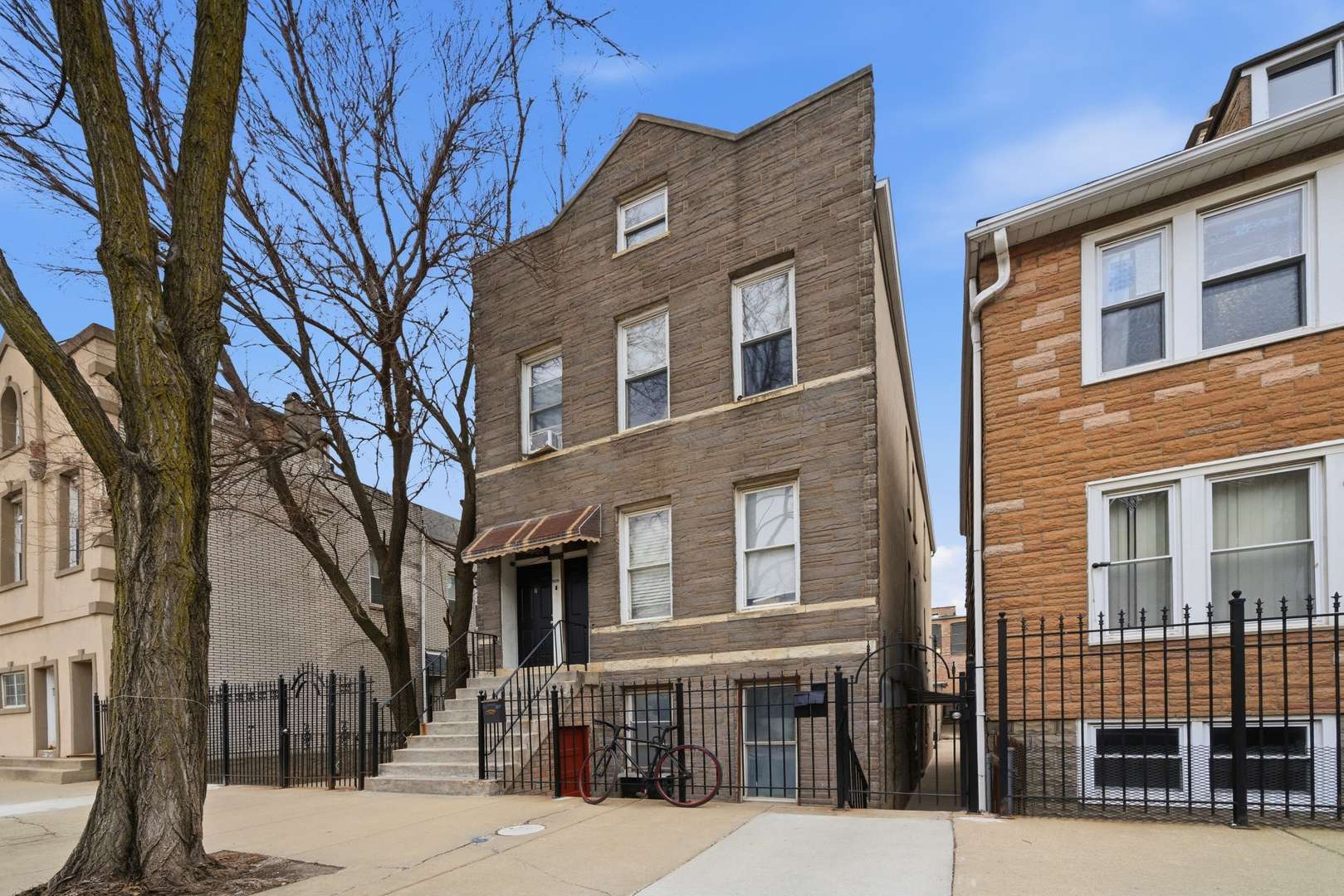 1852 W 17 ST, Chicago, IL 60608