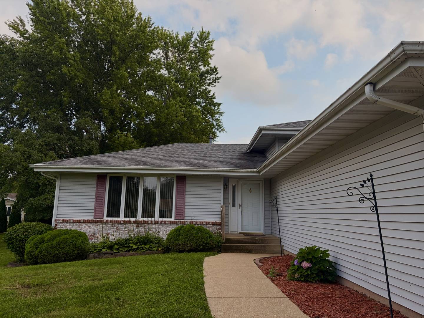 2215 Wheatland TER, Freeport, IL 61032