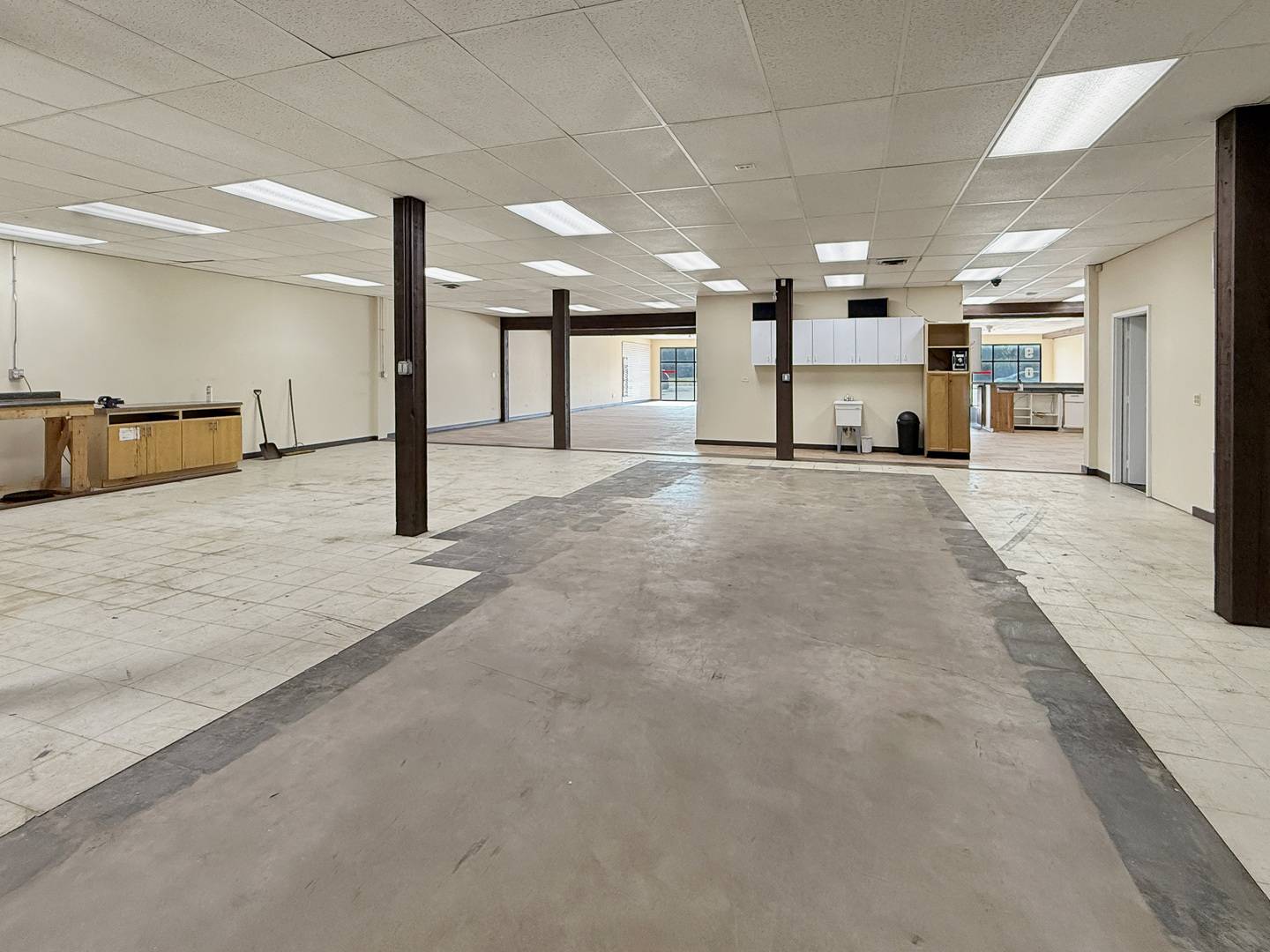 909 Front ST, Mchenry, IL 60050