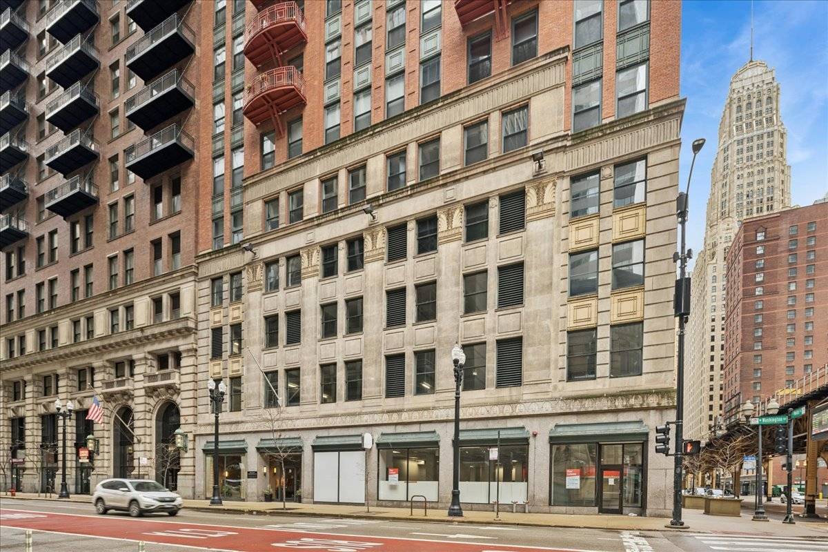 208 W Washington ST #2007, Chicago, IL 60606