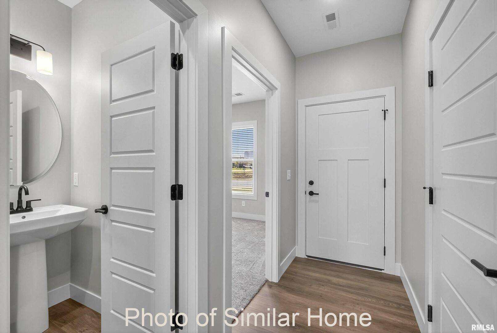 442 N 2ND AVE, Eldridge, IA 52748
