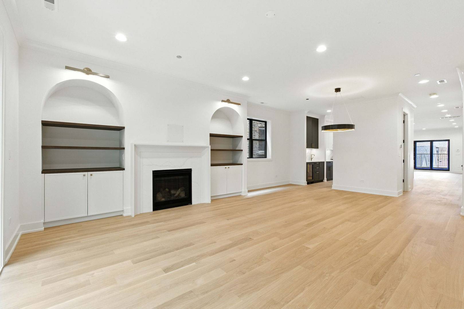 1443 W Roscoe ST #PH, Chicago, IL 60657
