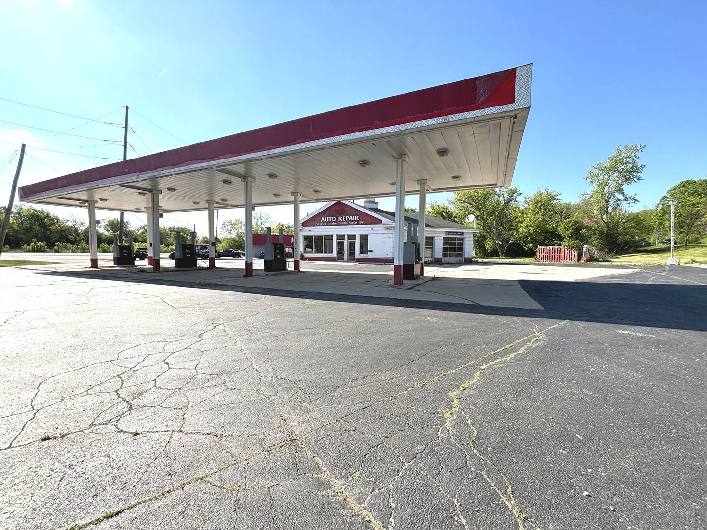 1205 S Northwest HWY, Barrington, IL 60010
