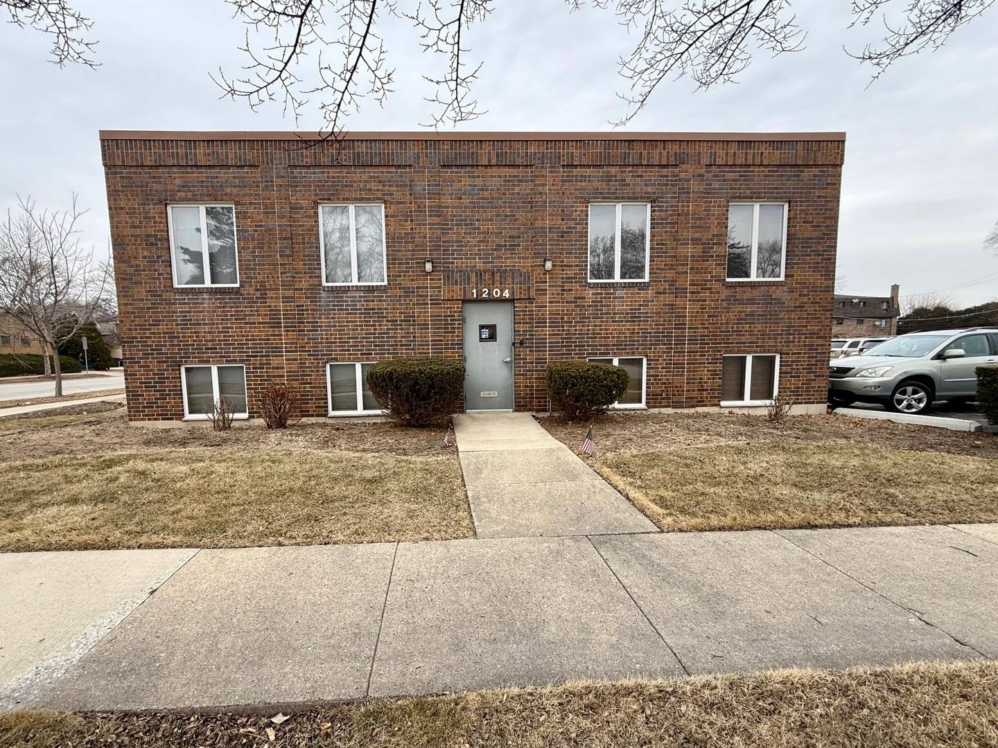 1204 E Central RD, Arlington Heights, IL 60005