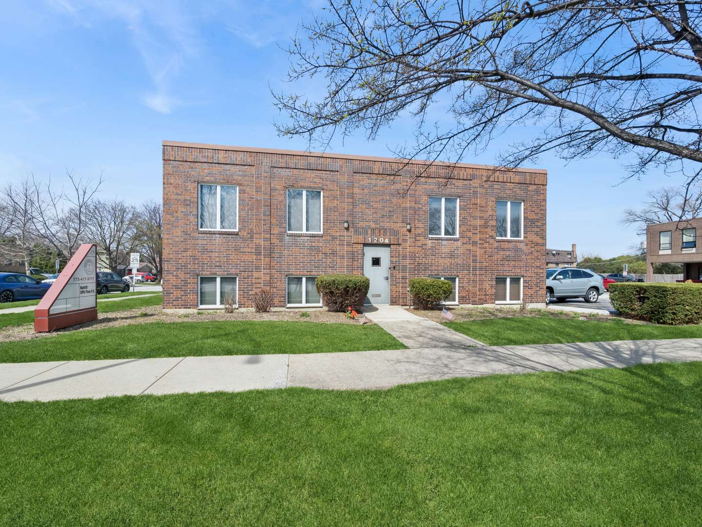 1204 E Central RD, Arlington Heights, IL 60005