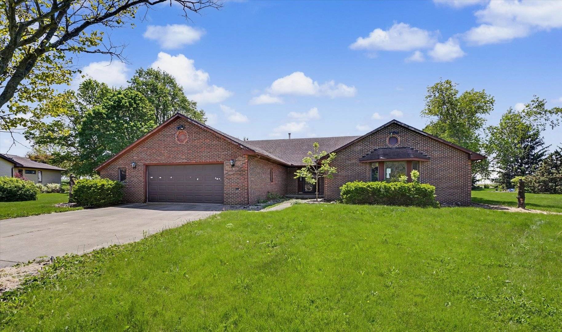 153 Lake RD, Seymour, IL 61875