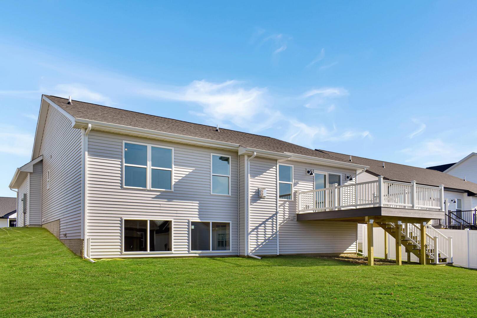 707 Cates DR, Mahomet, IL 61853