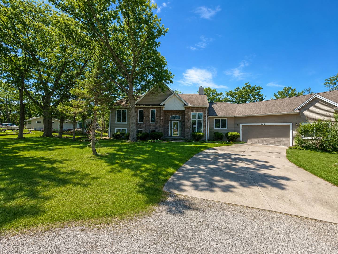 103 Chickasaw LN, Loda, IL 60948
