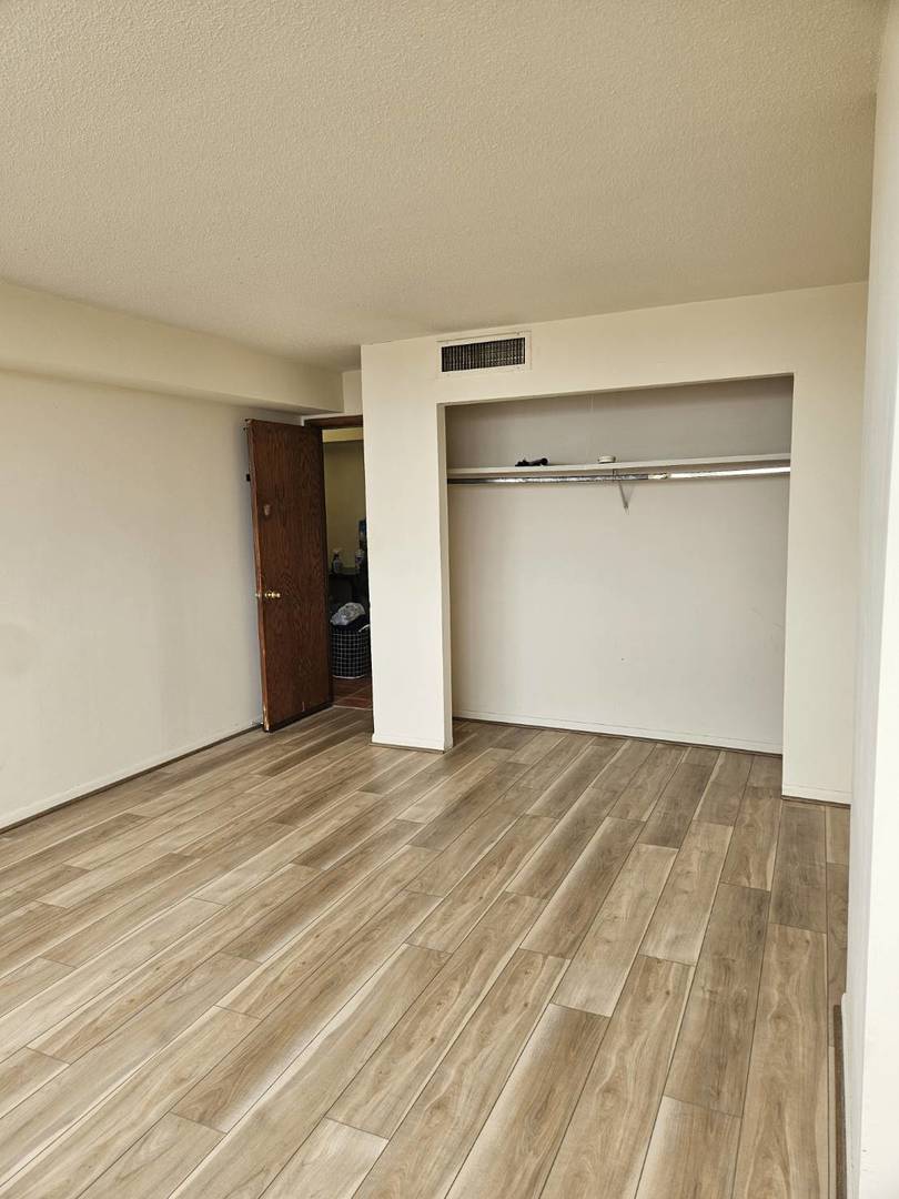 7234 W North AVE #908, Elmwood Park, IL 60707