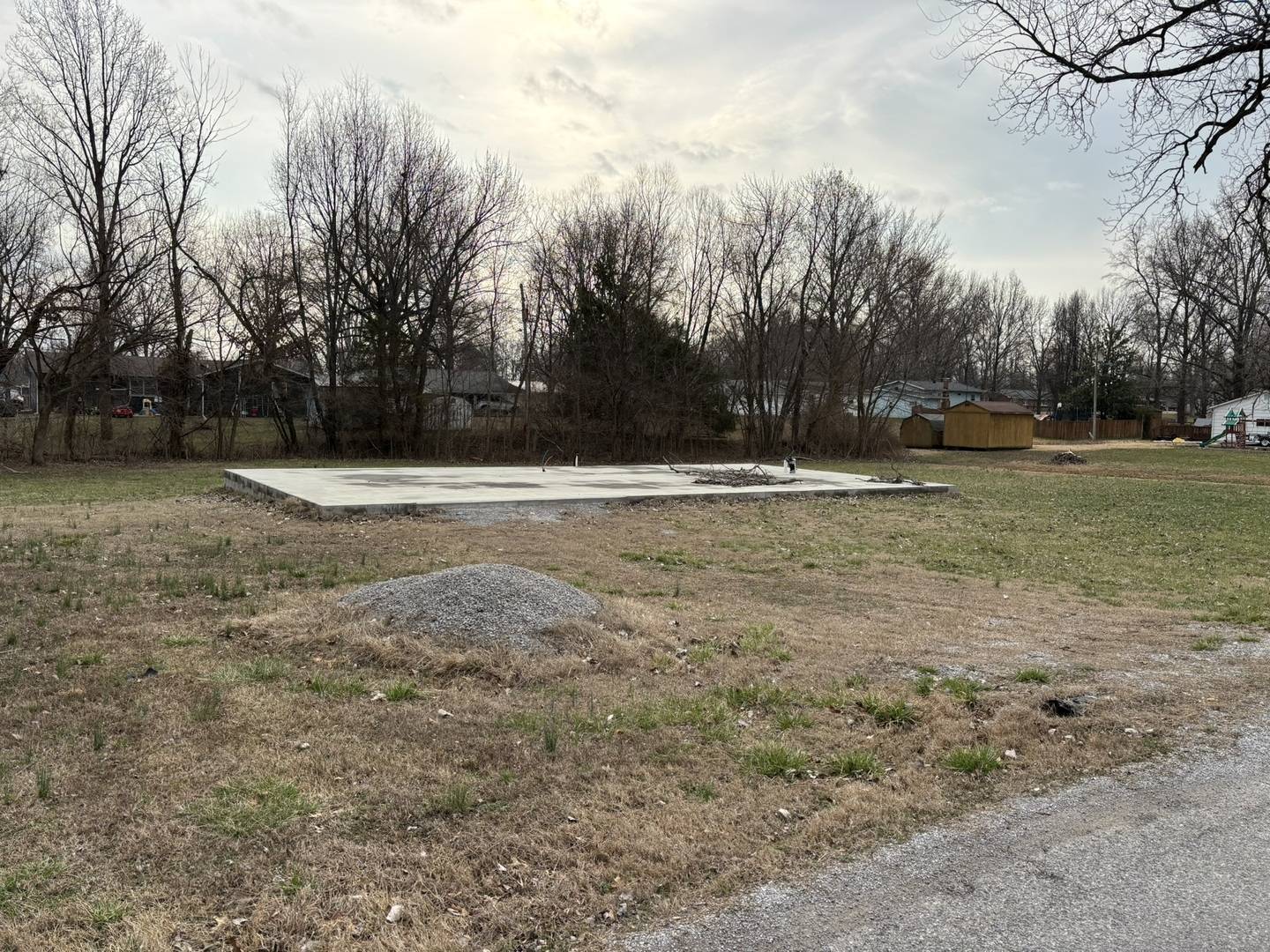 1000 S Wilson ST, Benton, IL 62812