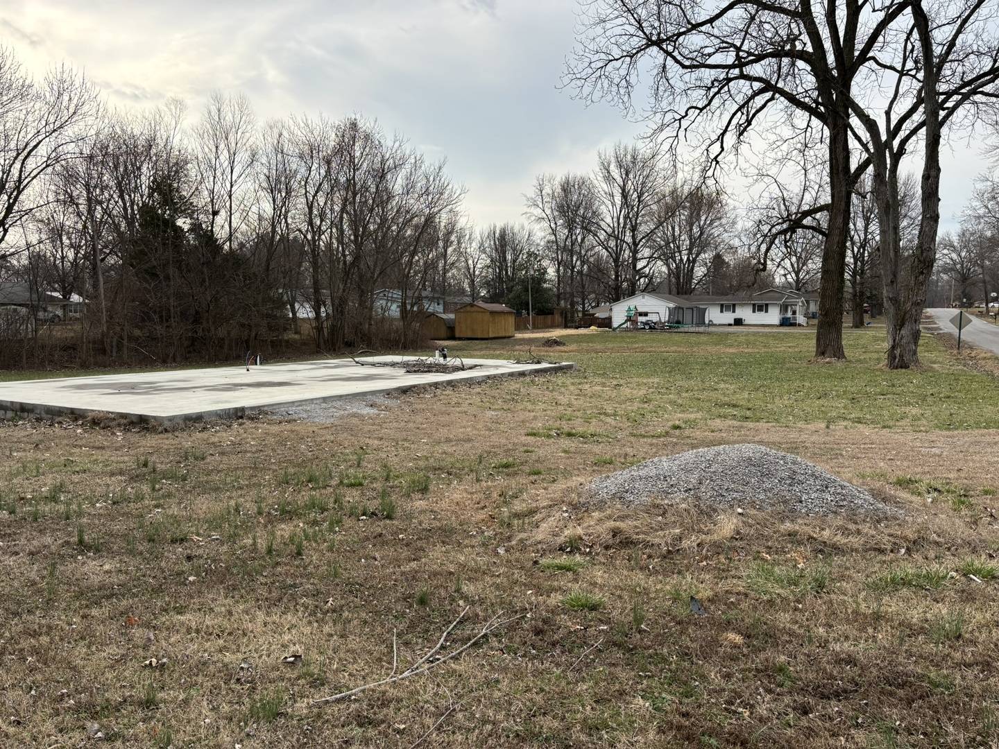 1000 S Wilson ST, Benton, IL 62812
