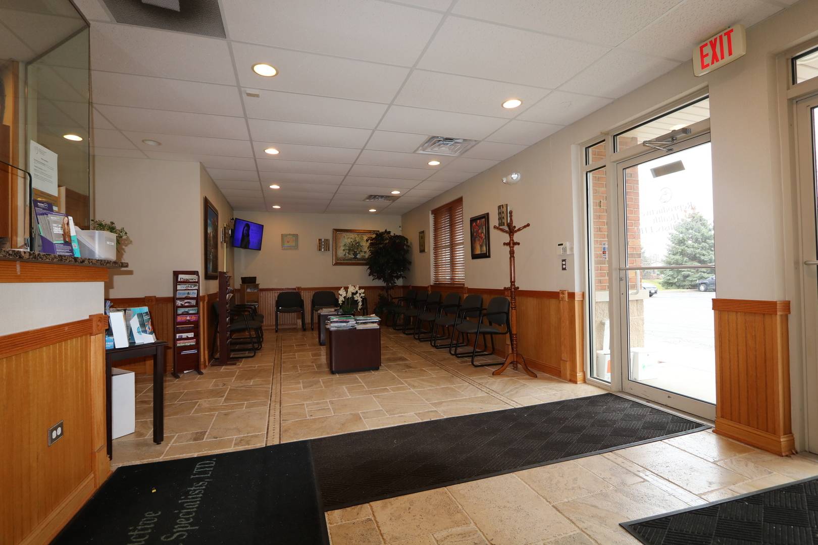 1523 Essington RD, Joliet, IL 60435