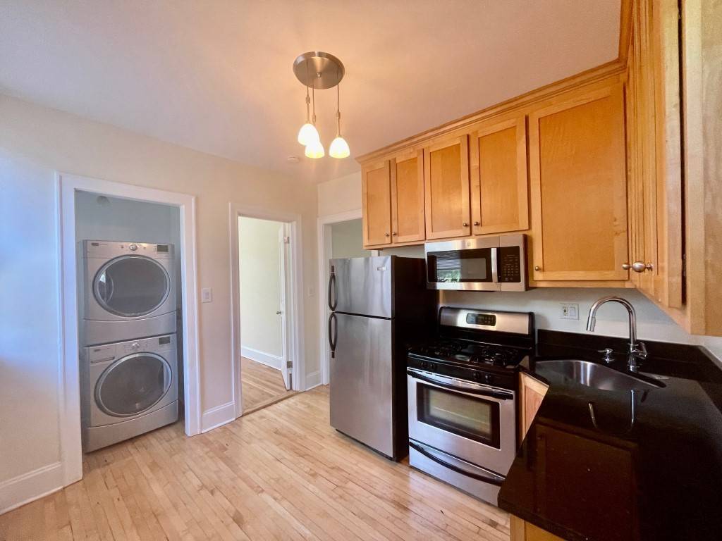 7025 N DAMEN AVE #3, Chicago, IL 60645
