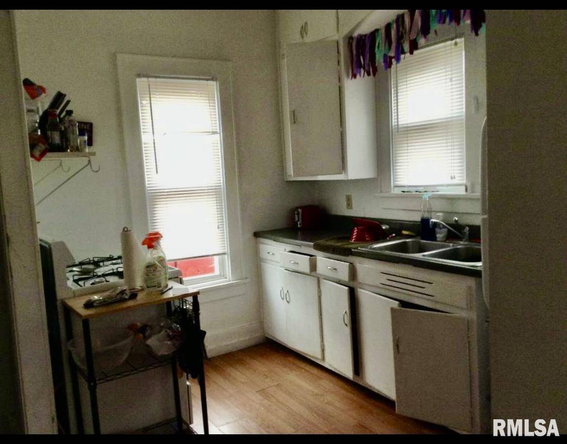 504 W MILL ST, Carbondale, IL 62901