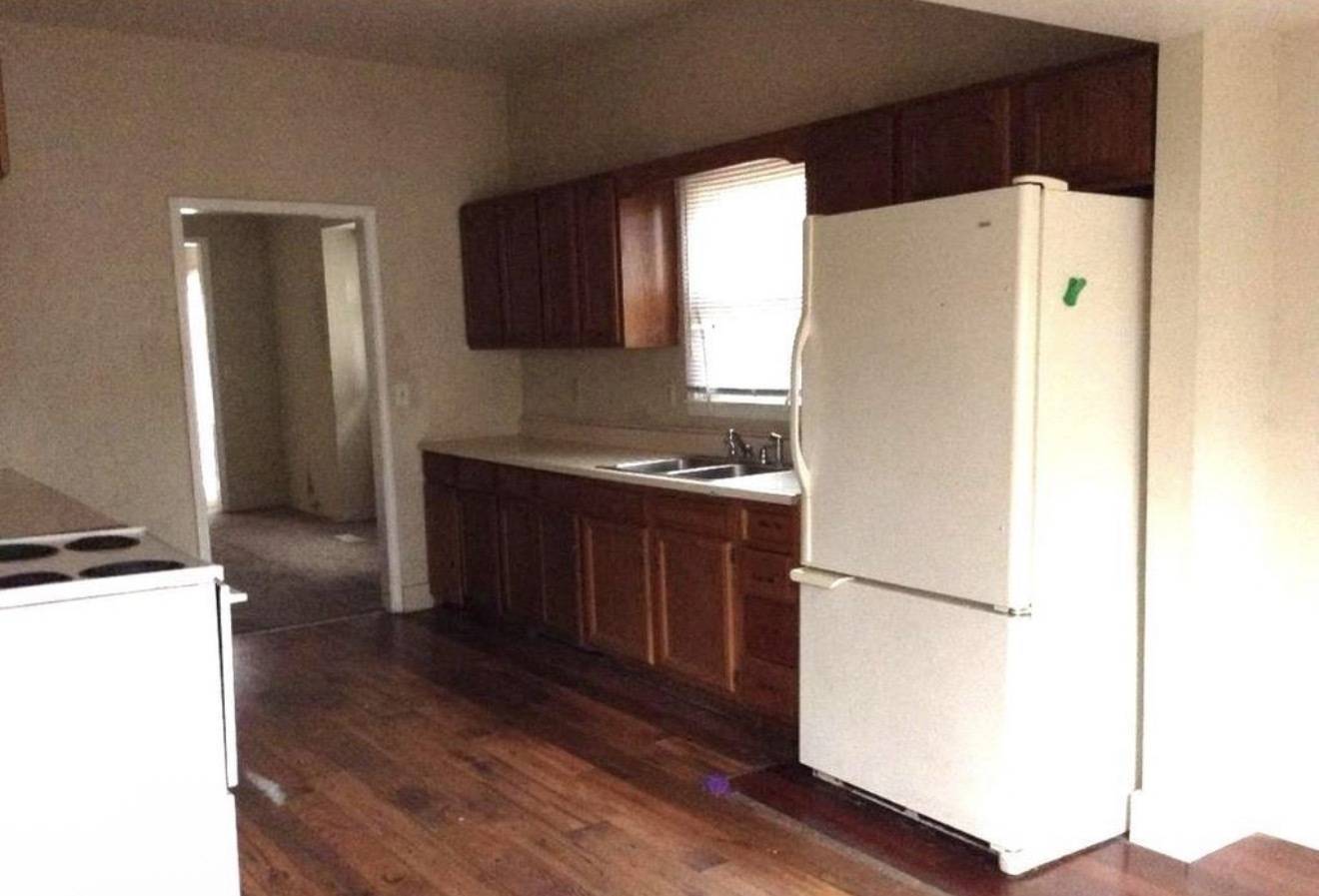 701 W COLLEGE ST, Carbondale, IL 62901