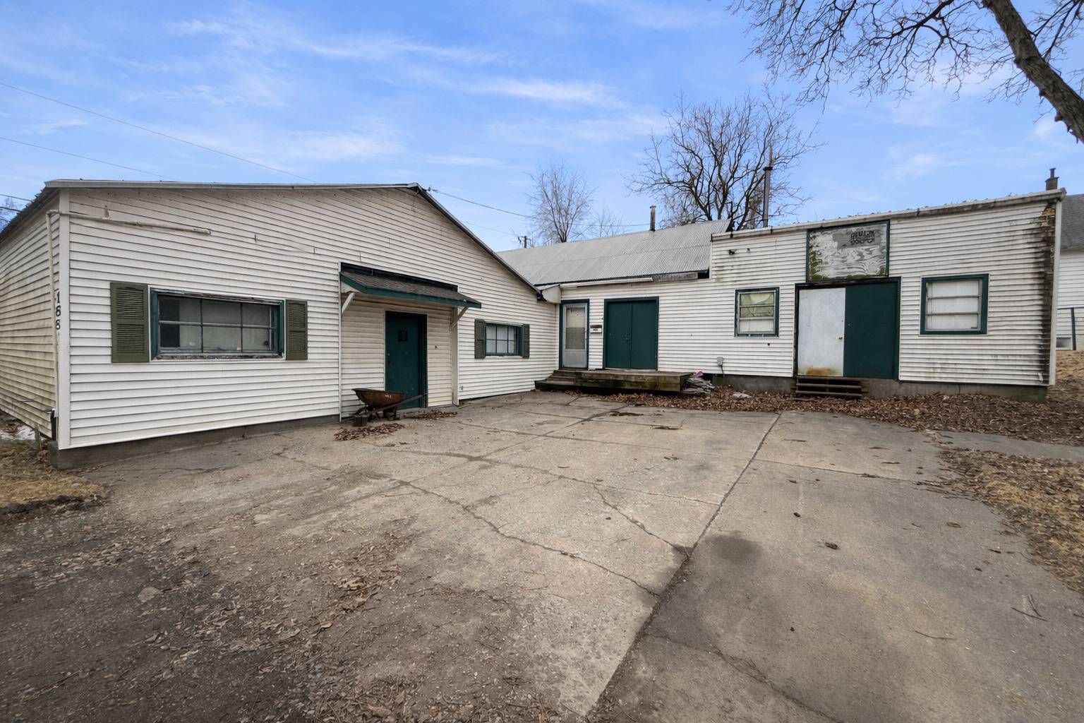 4810 2nd AVE, Moline, IL 61265
