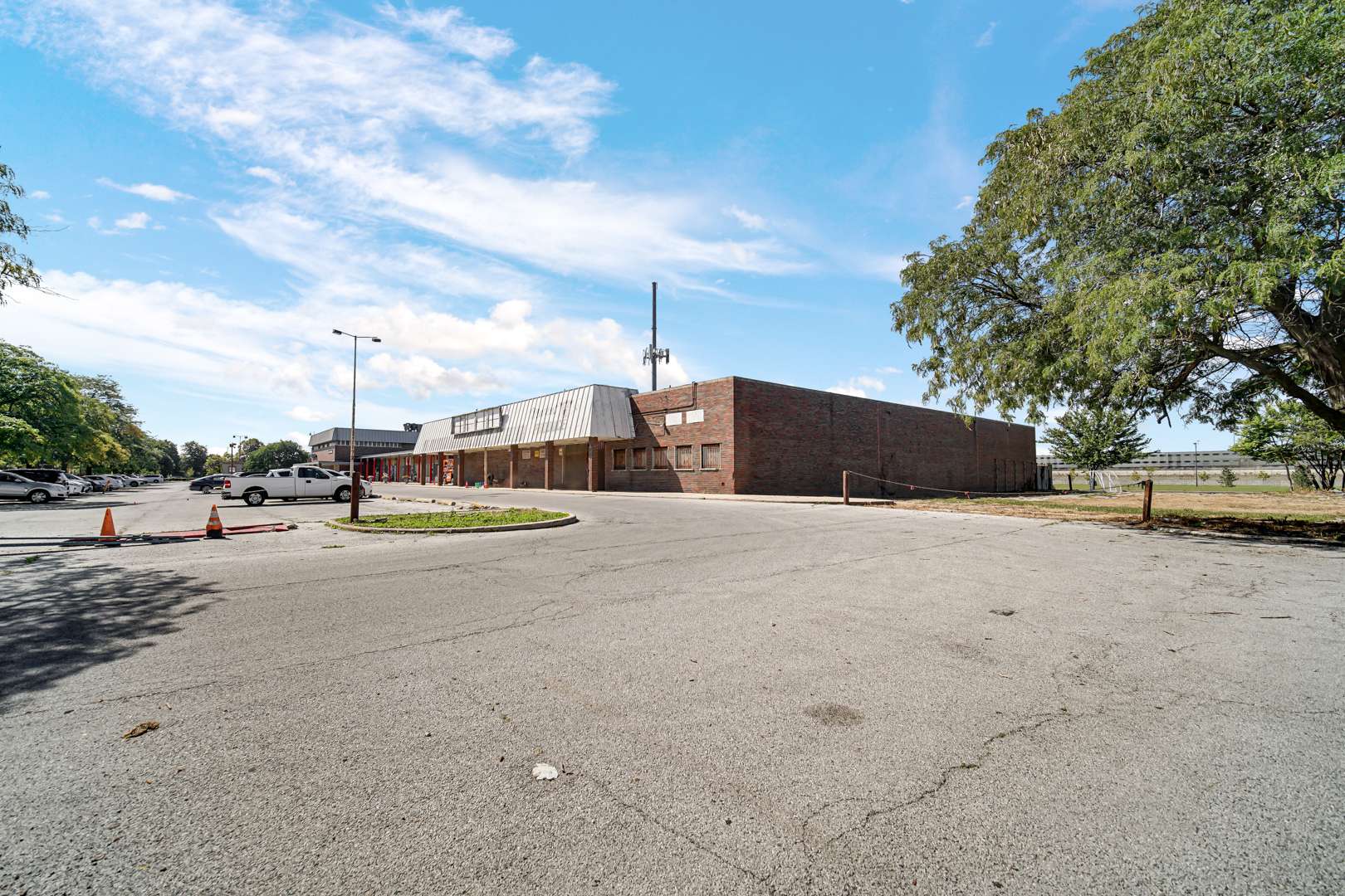 5010 S State ST, Chicago, IL 60609