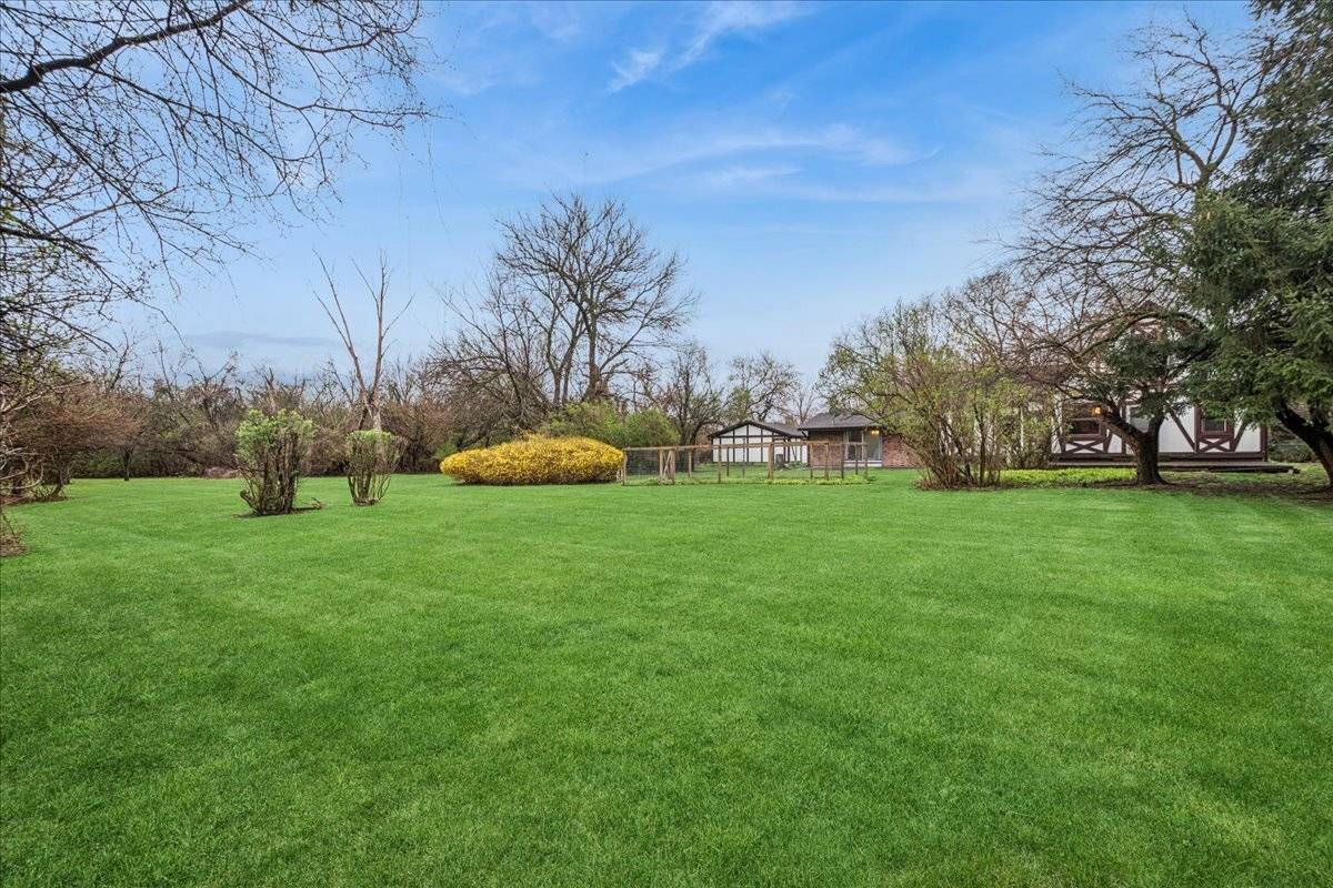 609 Forest Edge LN, Des Plaines, IL 60016
