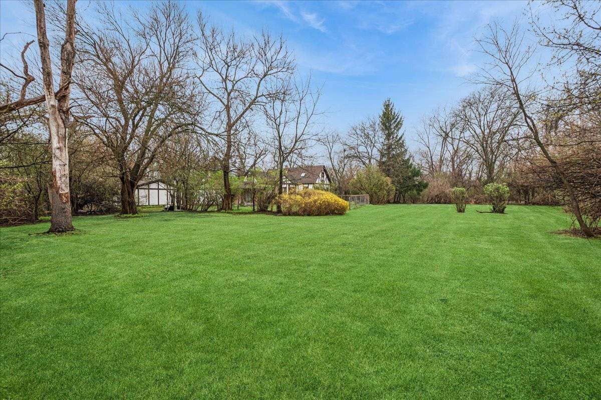 609 Forest Edge LN, Des Plaines, IL 60016