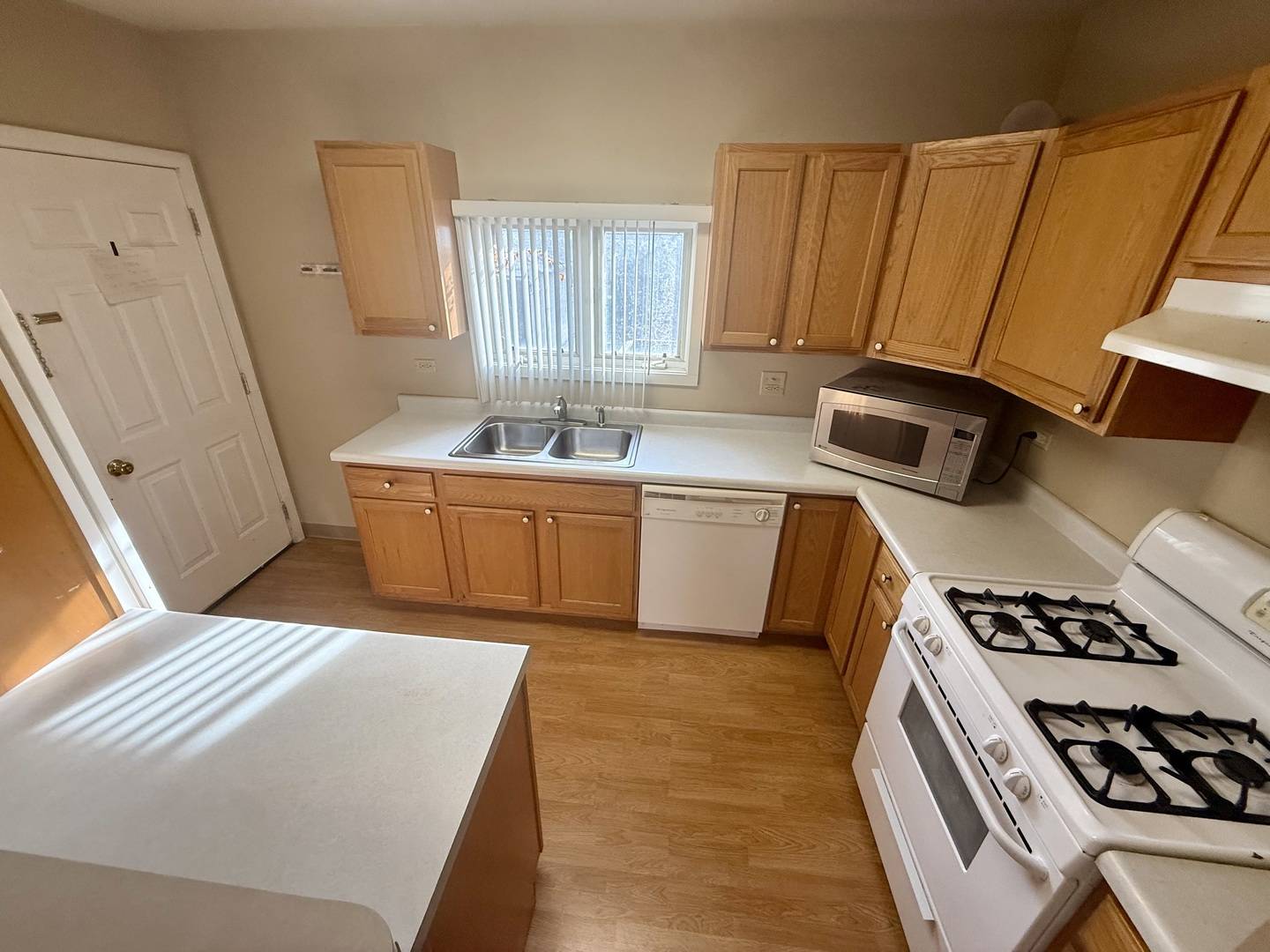 414 Cornelia ST, Joliet, IL 60435