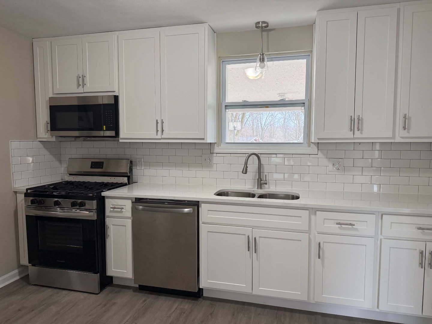 8001 W B ST, Belleville, IL 62223