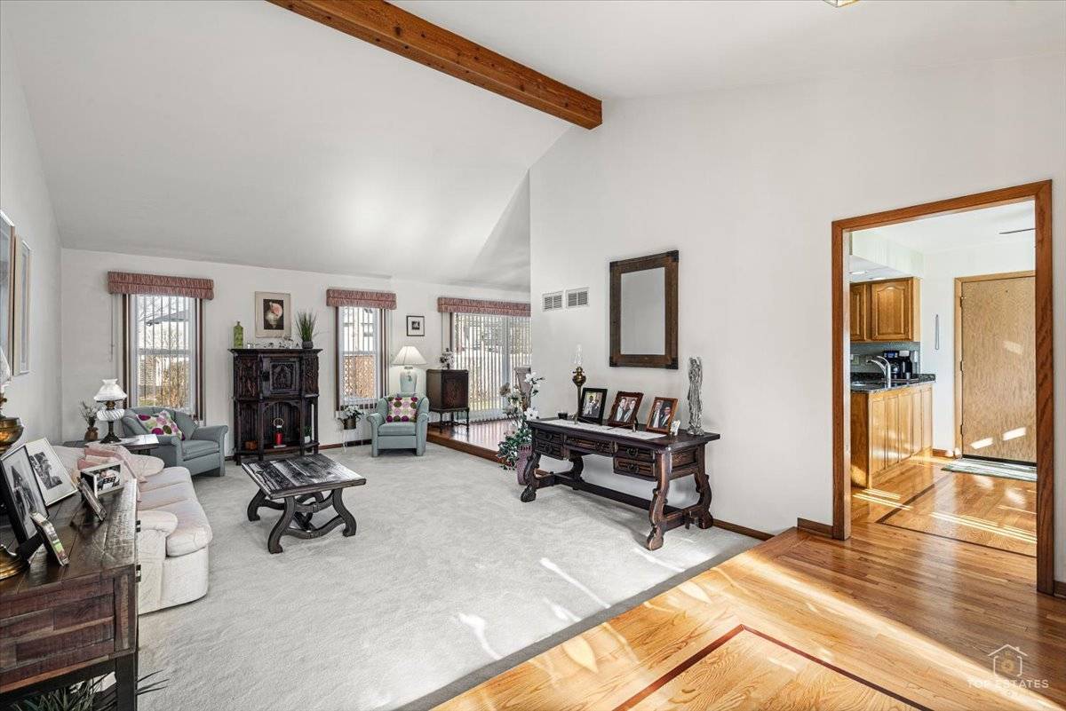 462 Mulberry LN, Wood Dale, IL 60191