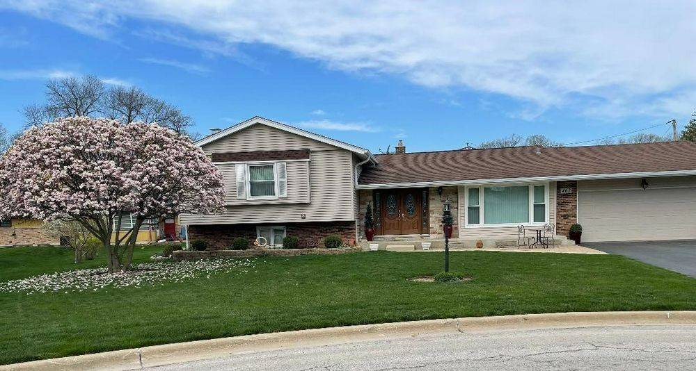462 Mulberry LN, Wood Dale, IL 60191