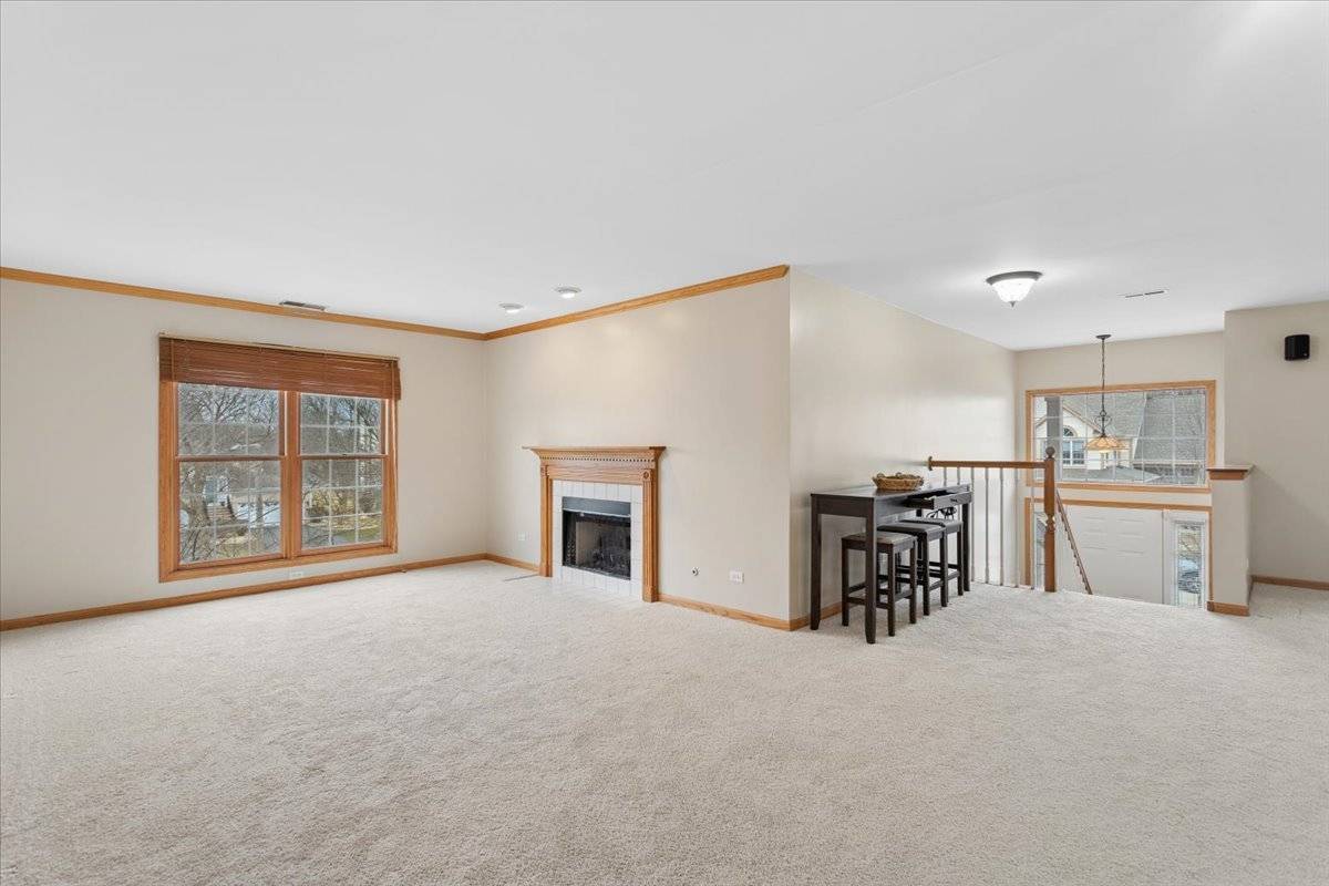 1449 Whitespire CT, Naperville, IL 60565