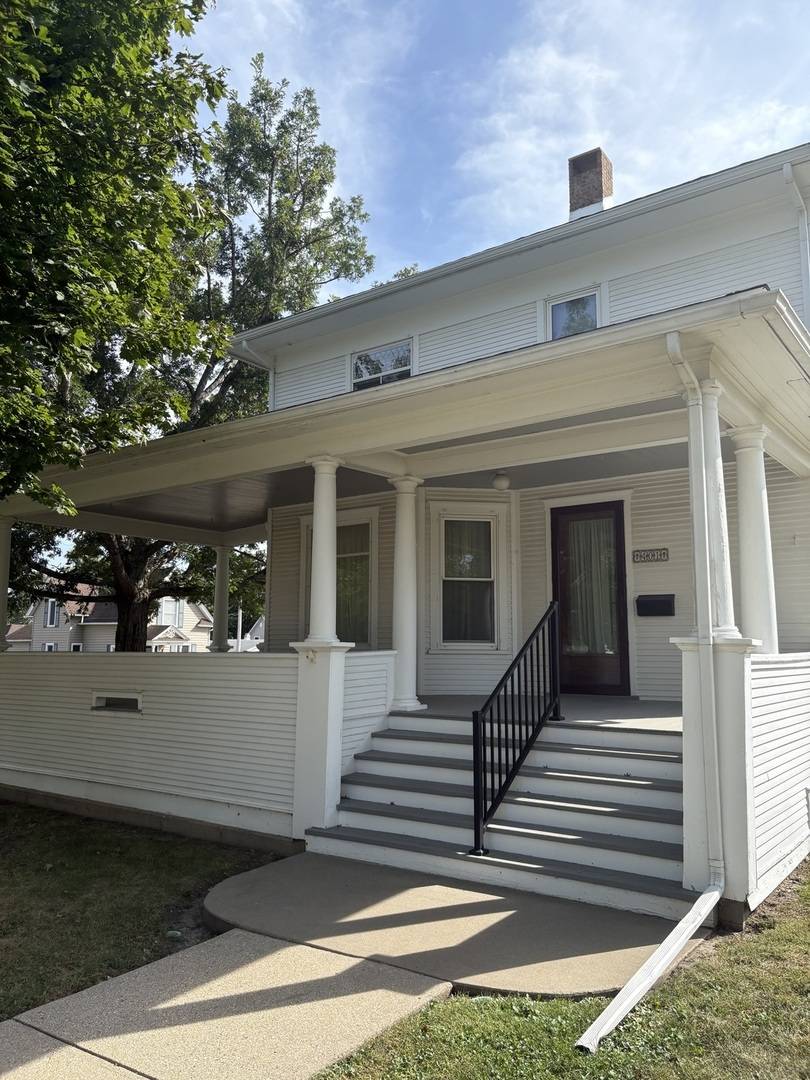 401 10th ST, De Witt, IA 52742