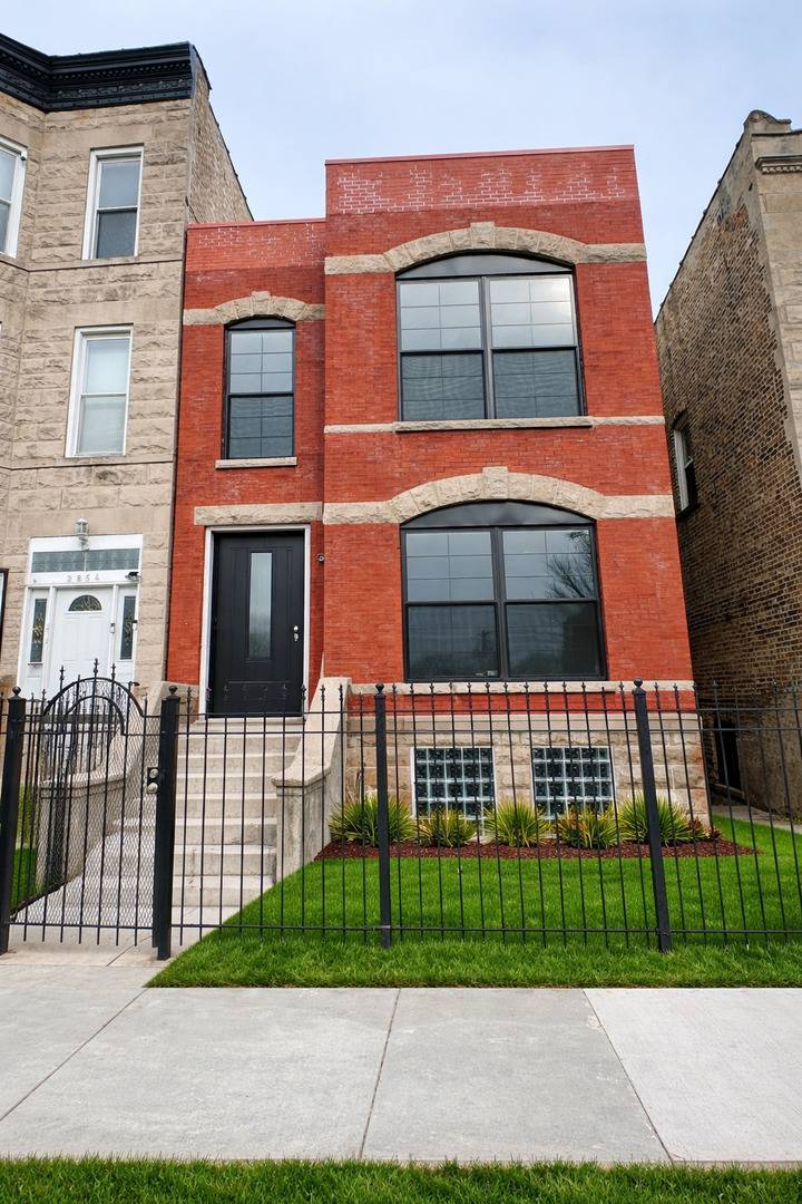 2852 W Polk ST, Chicago, IL 60612