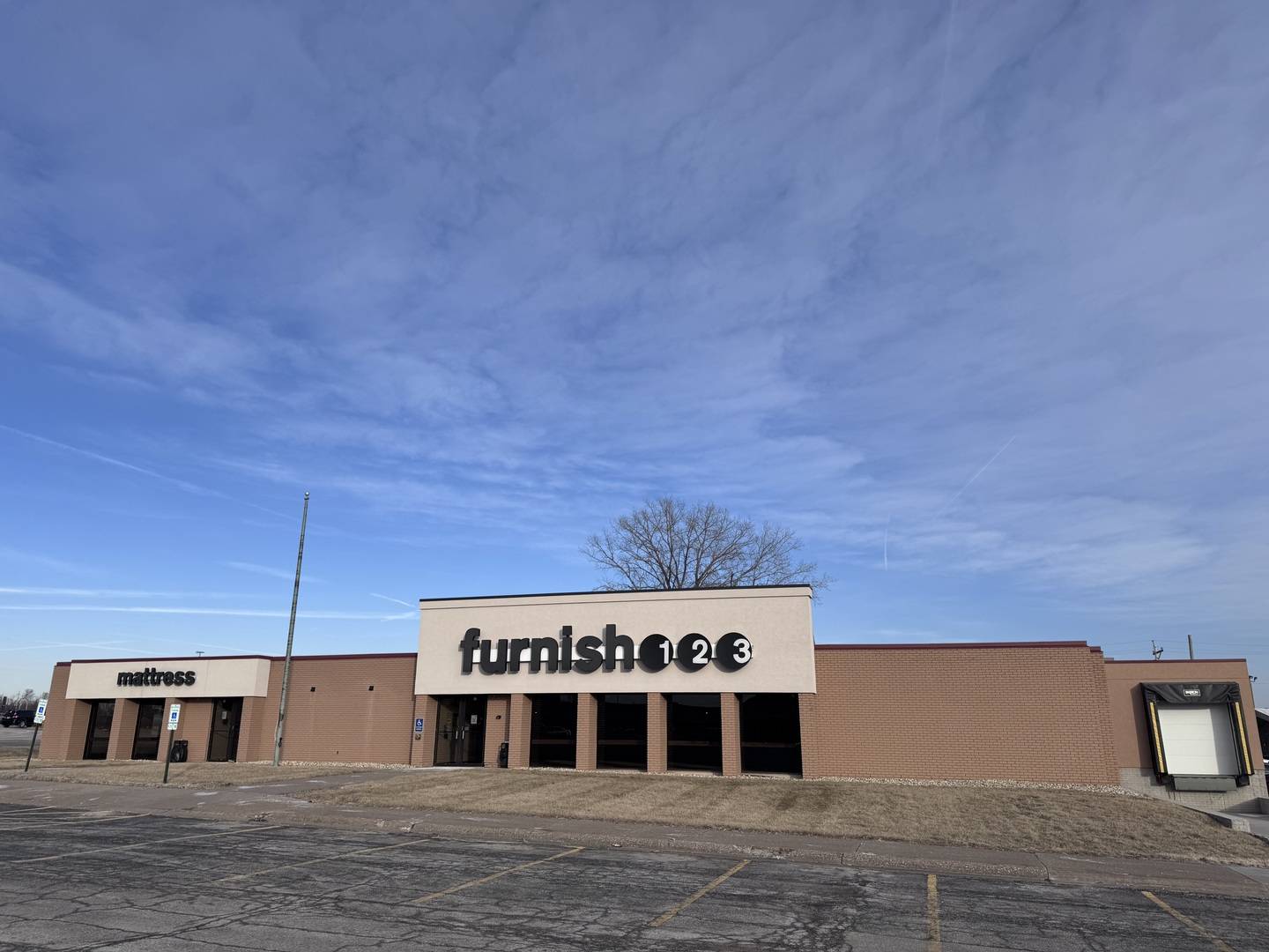 902 W KIMBERLY RD #51, Davenport, IA 52806