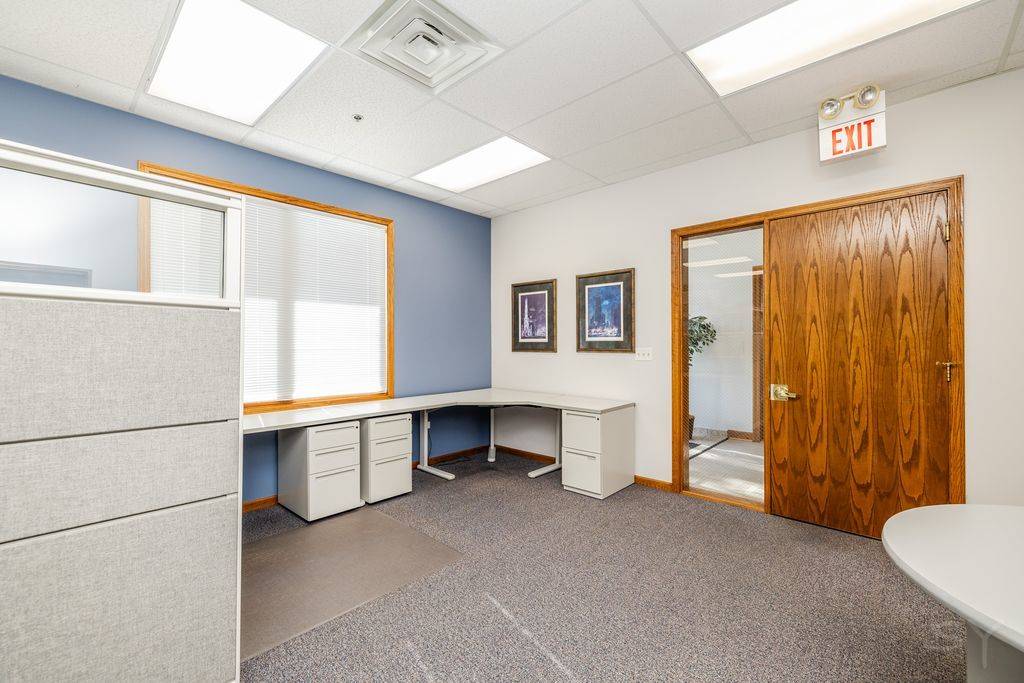 1510 Plainfield RD #4, Darien, IL 60561