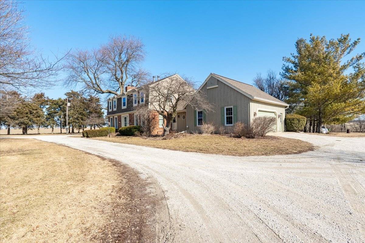 21389 N 2875 RD E, Lexington, IL 61753