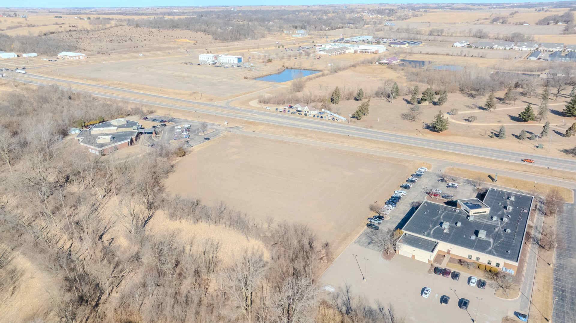 2701 Lincoln WAY, Clinton, IA 52732