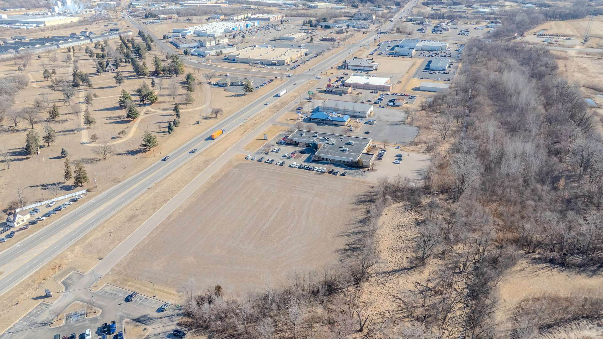 2701 Lincoln WAY, Clinton, IA 52732