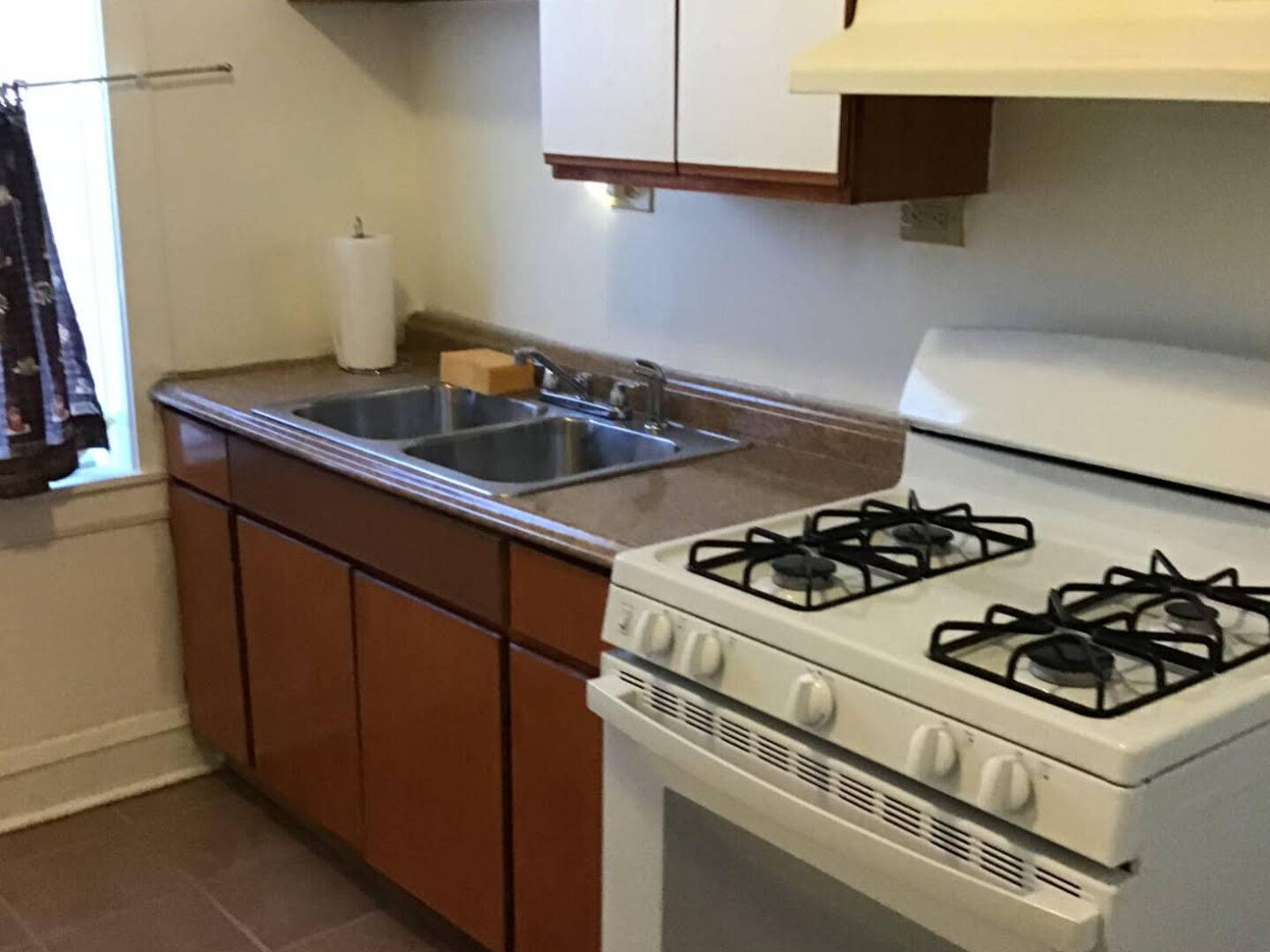 Address not disclosed, Forest Park, IL 60130