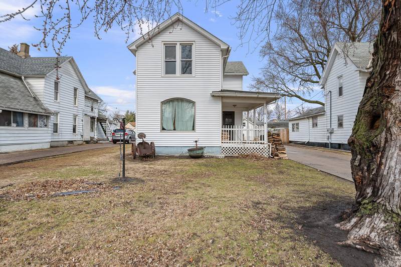 318 2nd AVE S, Clinton, IA 52732