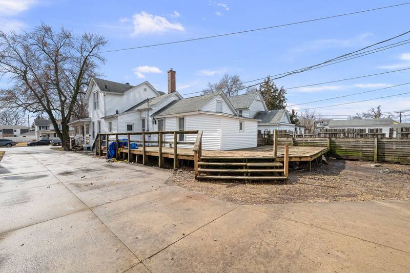 318 2nd AVE S, Clinton, IA 52732