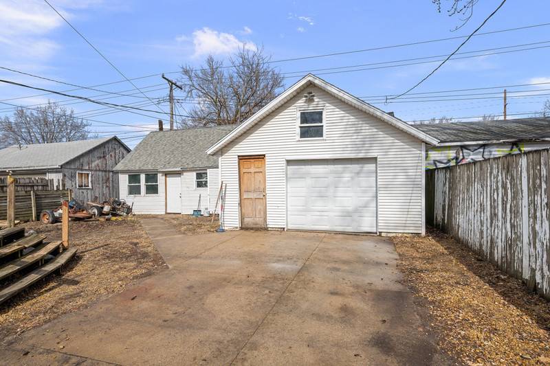 318 2nd AVE S, Clinton, IA 52732