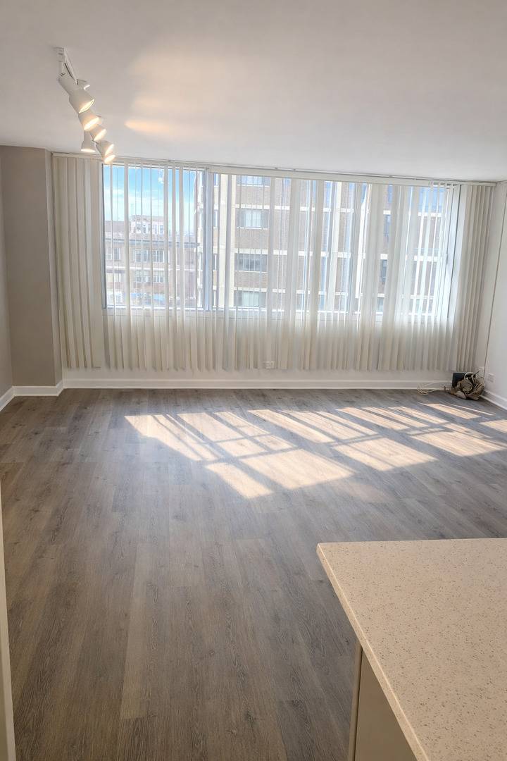 6301 N Sheridan RD #11C, Chicago, IL 60660