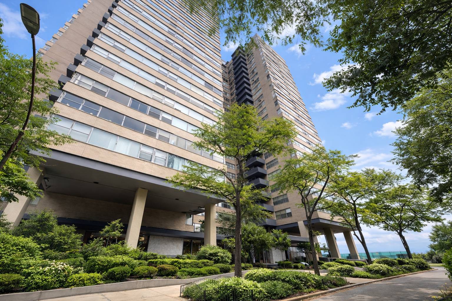 6301 N Sheridan RD #11C, Chicago, IL 60660